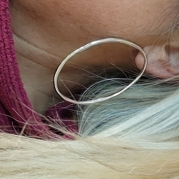 🔥LAST PAIR🔥 XL Oval Loop Stud Earrings - Picture 3 of 7